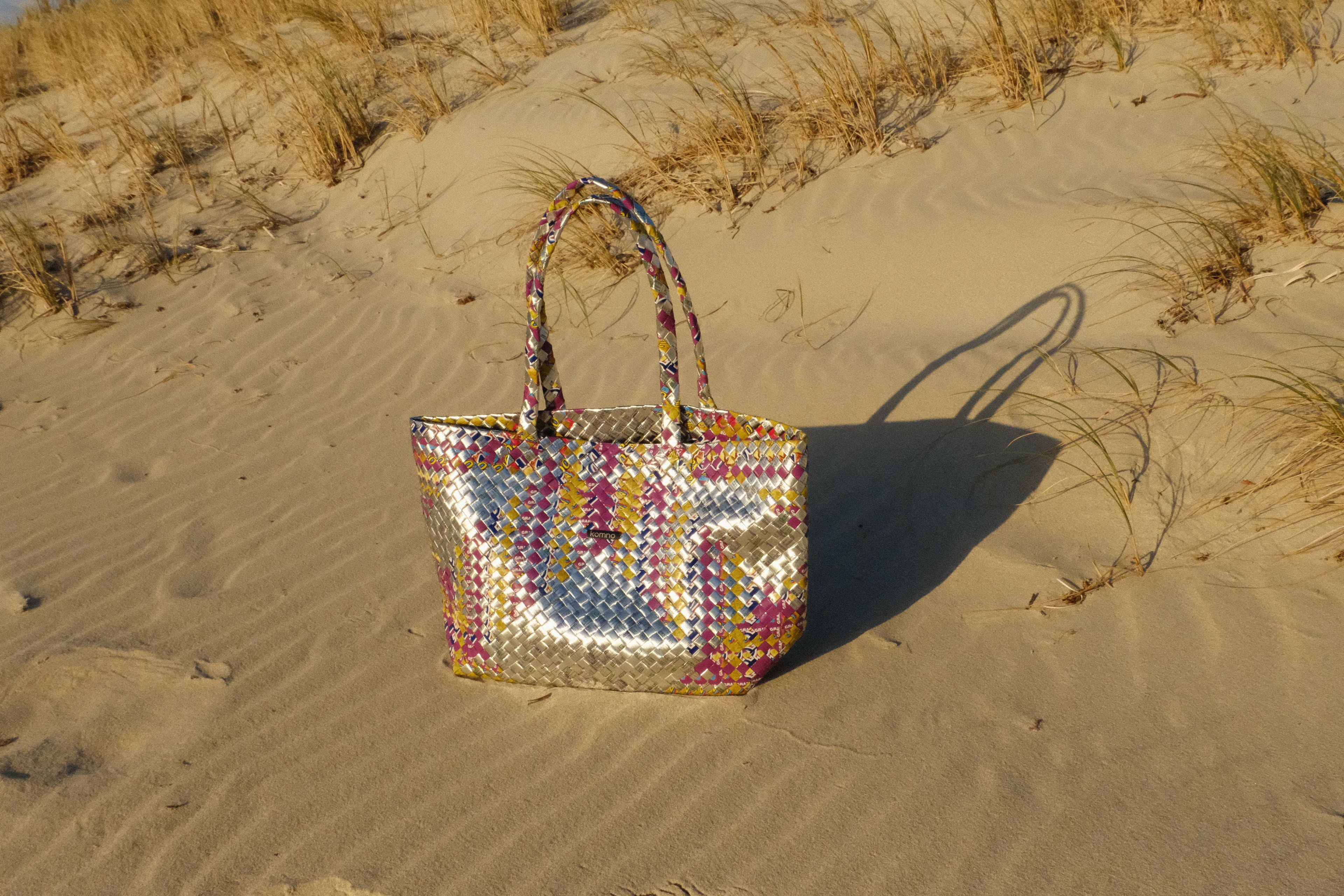 the shoulder bag. — mid