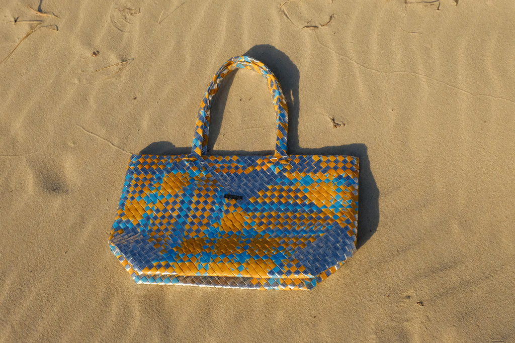 the shoulder bag. — mid