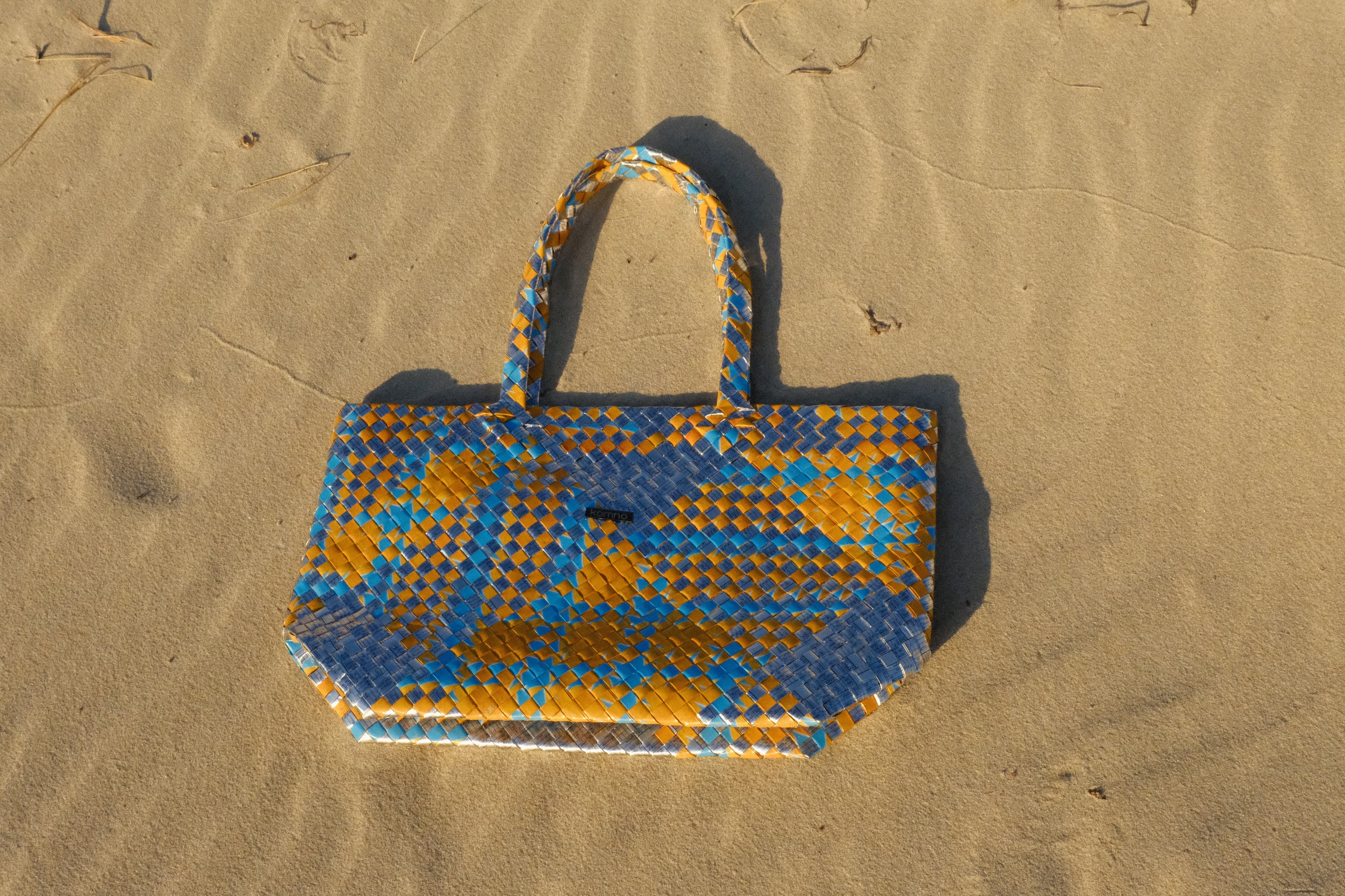 the shoulder bag. — mid