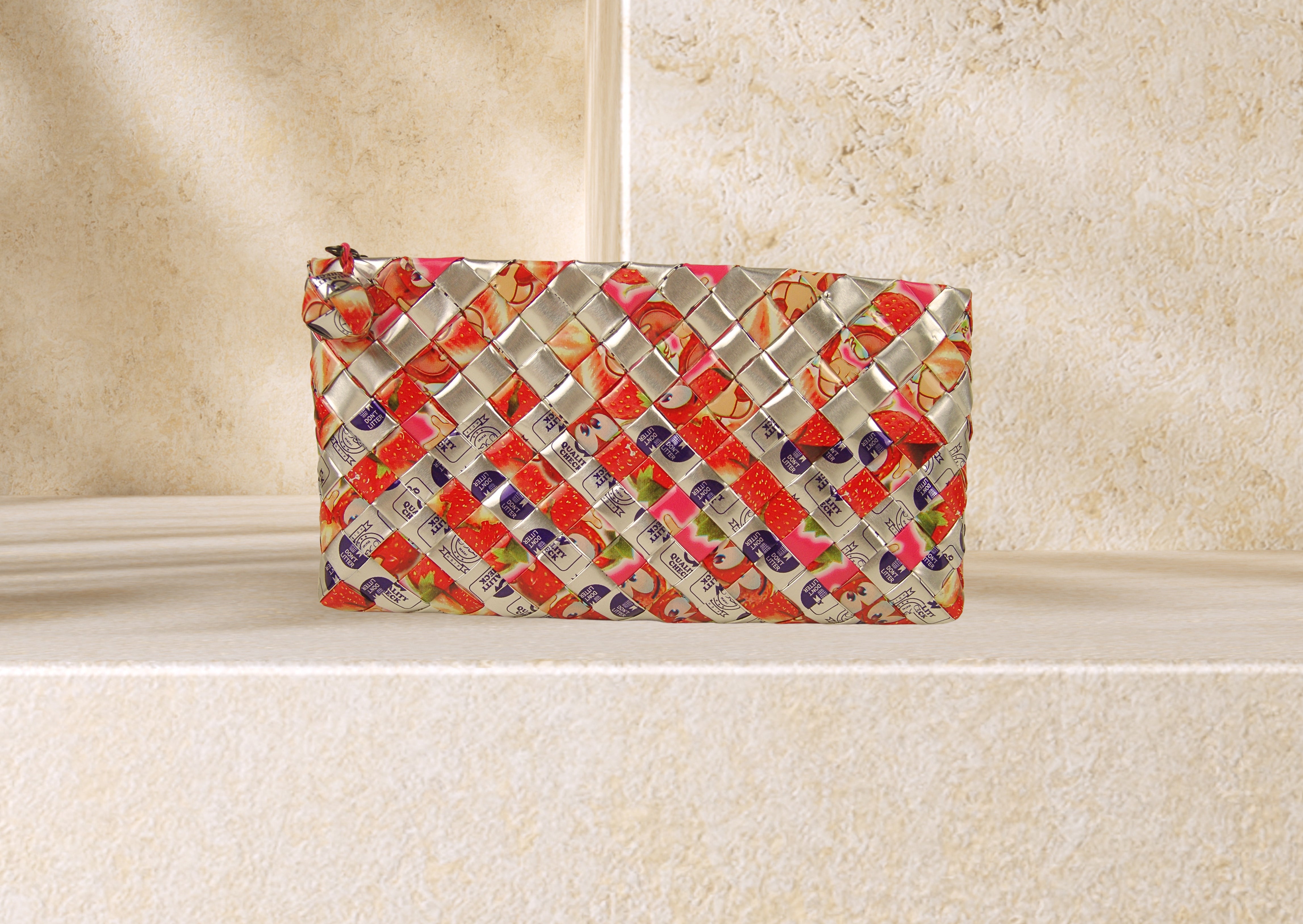 Clutch Small – Frozen Berry