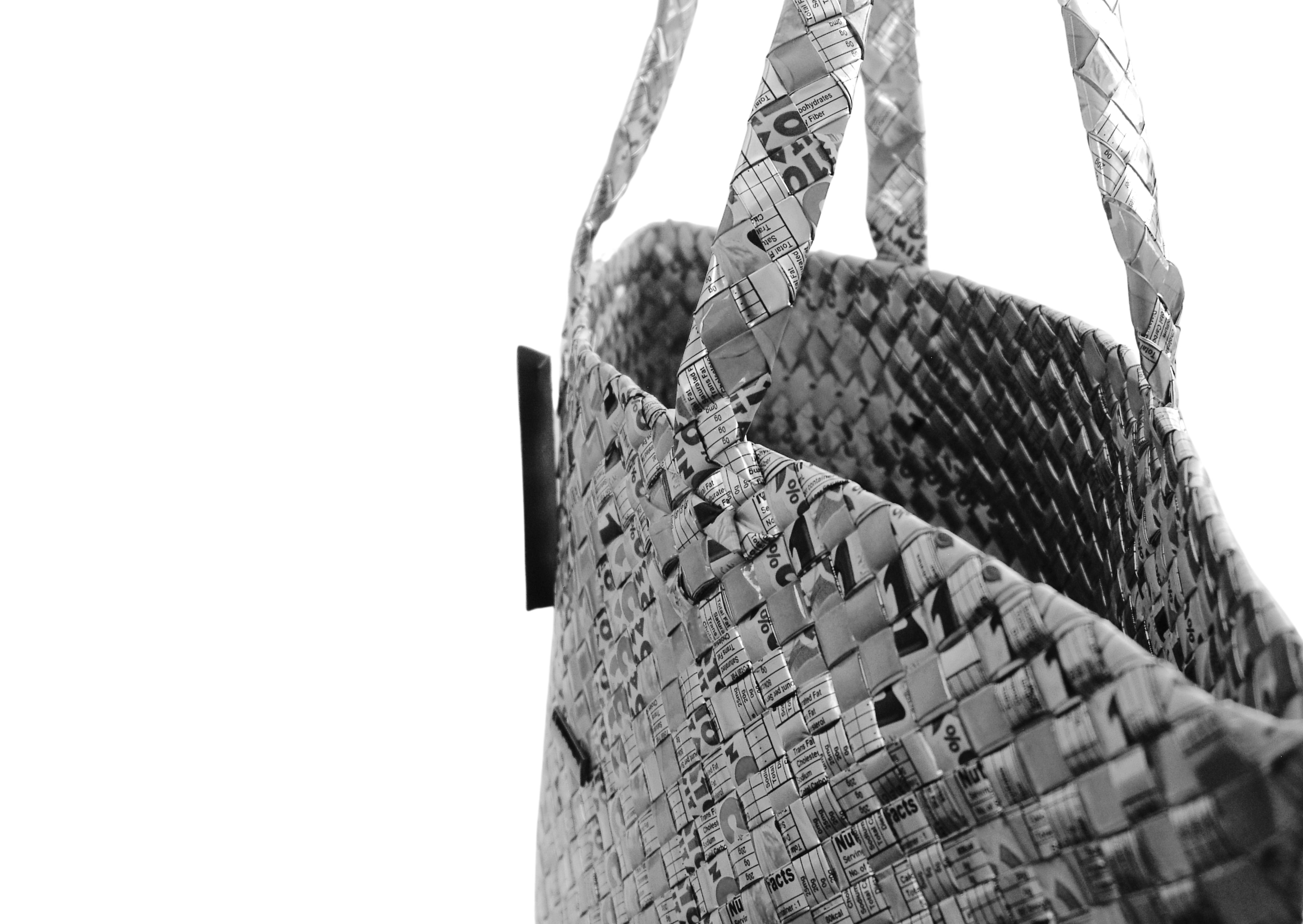 the shoulder bag. — mid